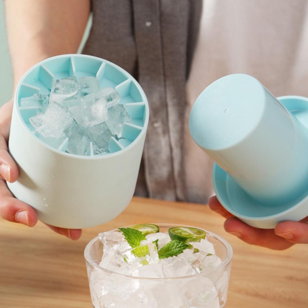 ❄️ Enjoy Refreshing Drinks Year-Round with the Silicone Cylinder Portable Ice Maker Bucket! 🌞