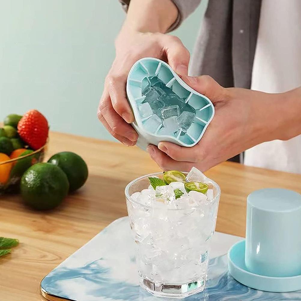 ❄️ Enjoy Refreshing Drinks Year-Round with the Silicone Cylinder Portable Ice Maker Bucket! 🌞